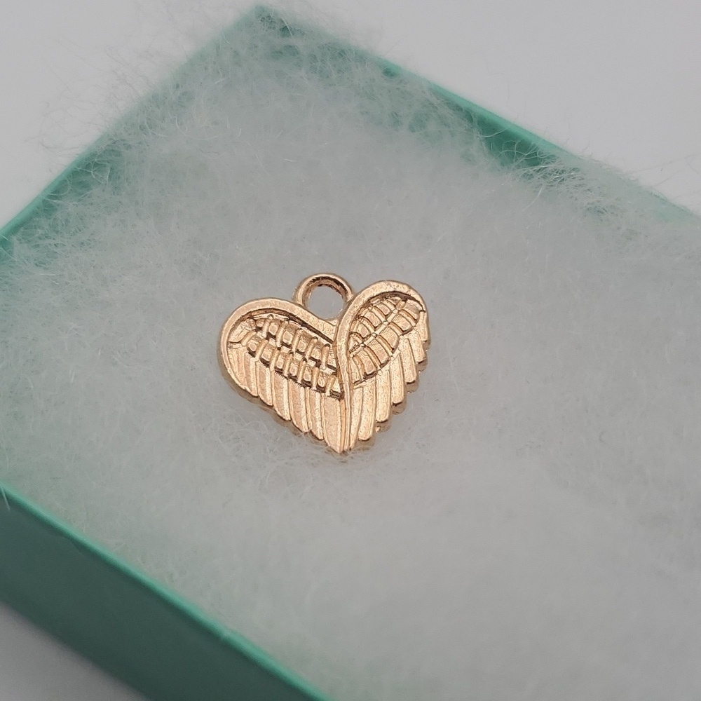 Wings‎ of an angel charm